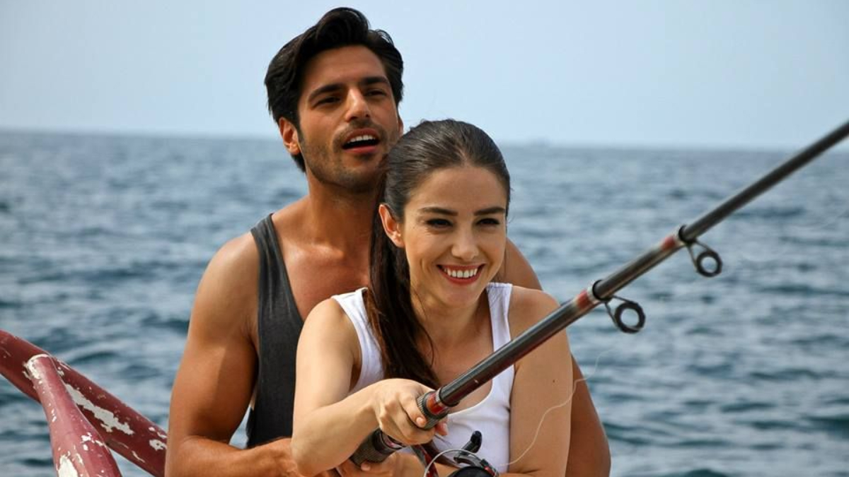 Кадр из сериала «Вишнёвый сезон» (2014-2015).