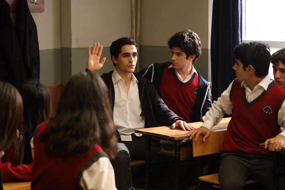 Кадр из сериала «Учитель» (2020).