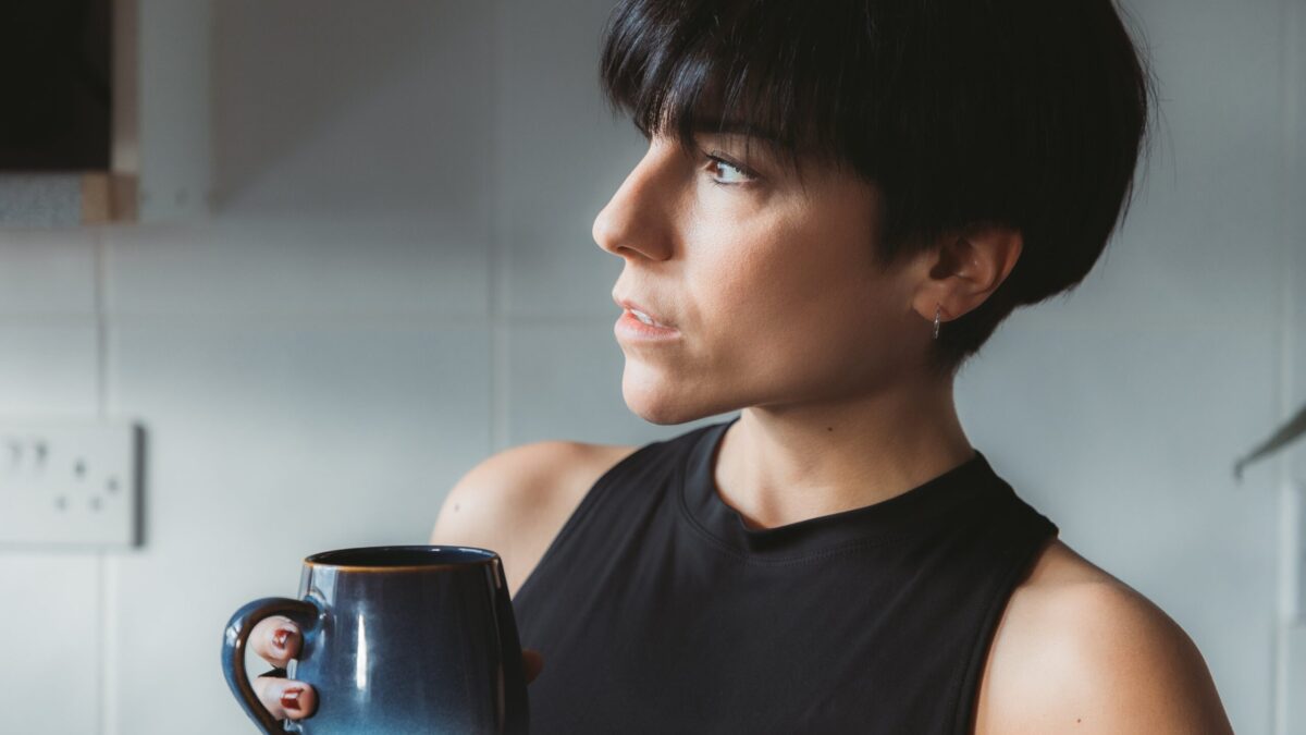 Тебя спасёт sober curiosity: как отказ от бокальчика перед сном изменит твою жизнь