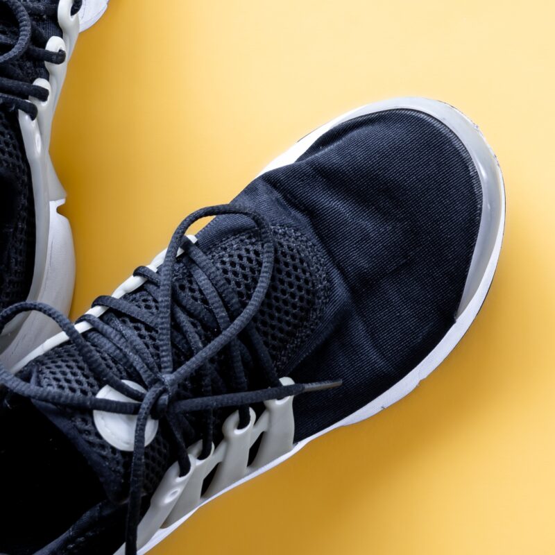 Босоногая обувь или узкие носы? Всё про тренд на пятипалые ботинки