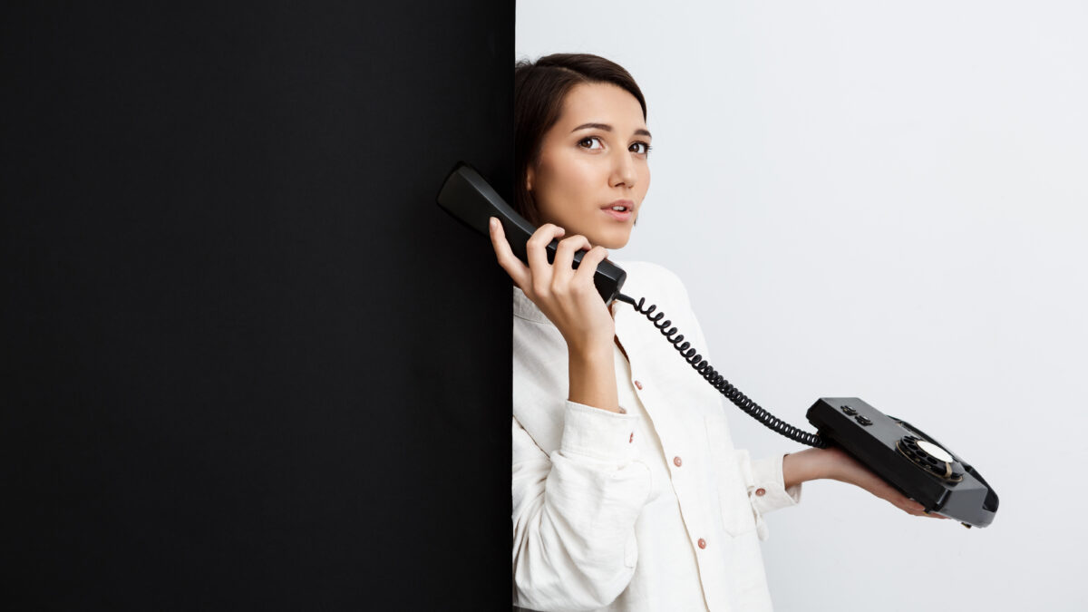 Стационарный телефон возвращается: как москвичи спасаются от перебоев мобильной связи