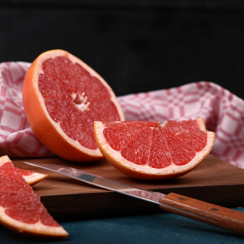 Грейпфрут против таблеток: чем опасен цитрус во время лечения