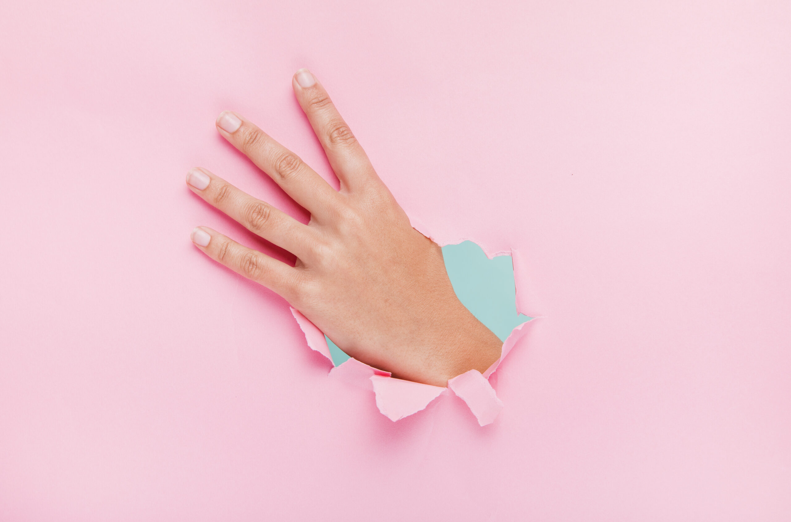 Оторвал заусенец, потом отгрыз ноготь под корень: как избавиться от привычки