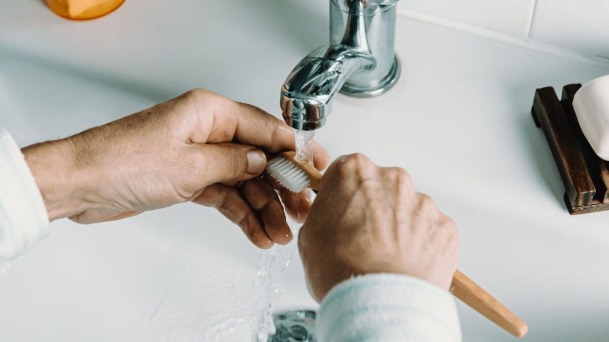 Вредные привычки для зубов: топ-5 причин ужасной улыбки