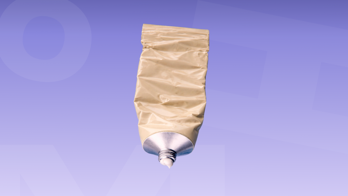 Не поранься: как использовать косметику до последней капли?