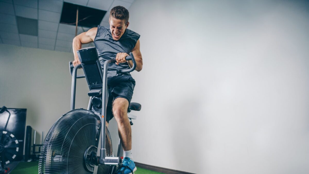 Первый раз в зале: с чего начать, что надеть и что делать?