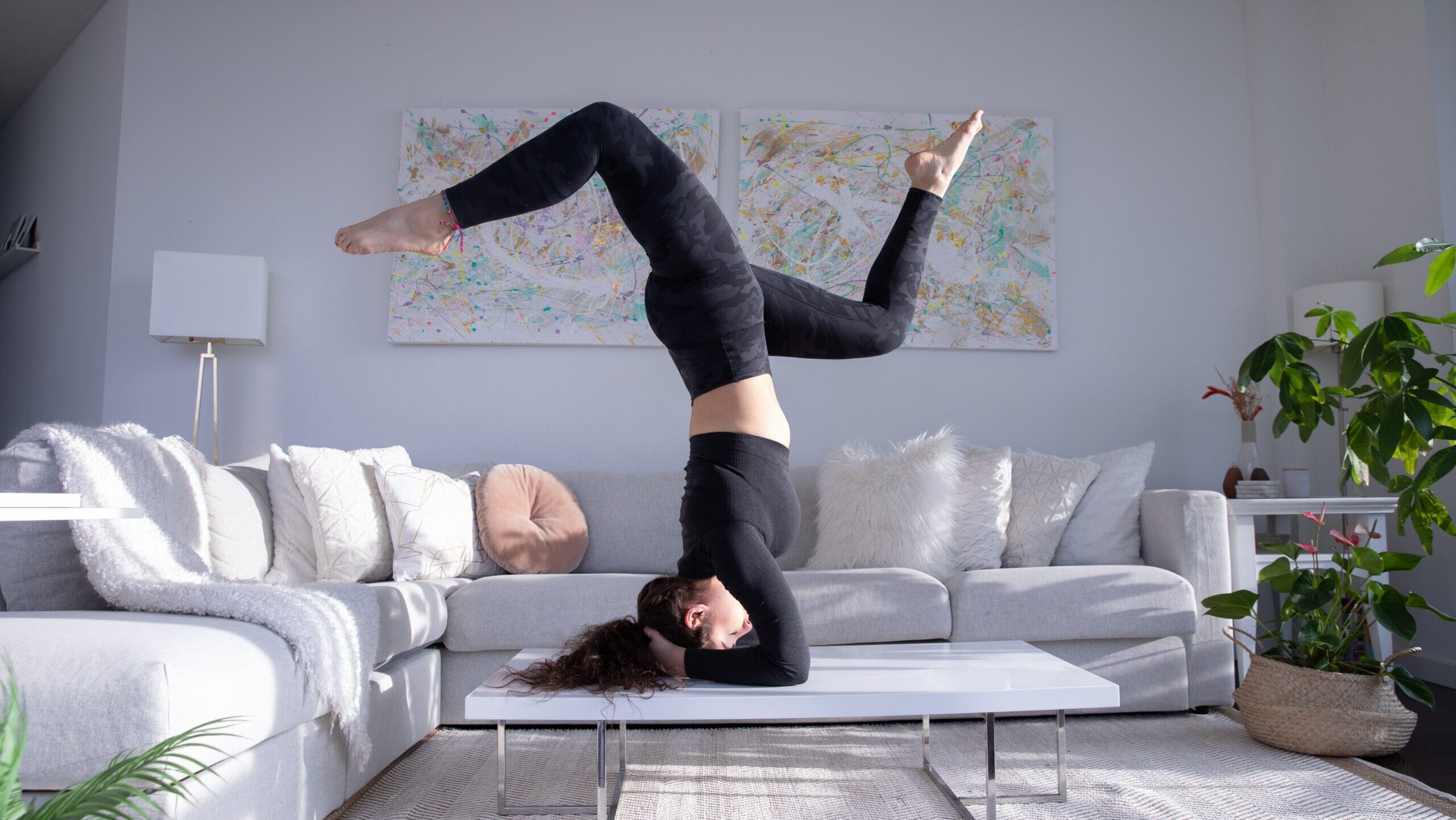 Йога вместо эспрессо: топ-5 упражнений, которые помогут взбодриться утром