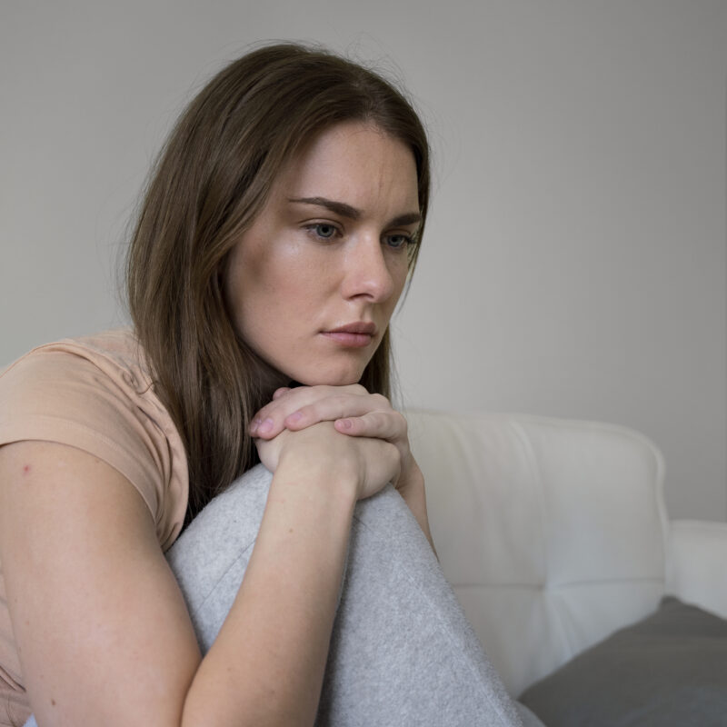 Тревога от просмотра новостей: что это такое и как с ней обращаться