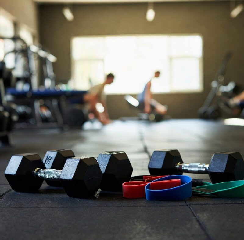 Перекачаться, убрать бока и сделать живот плоским: топ мифов о спорте, которые мешают прийти в форму