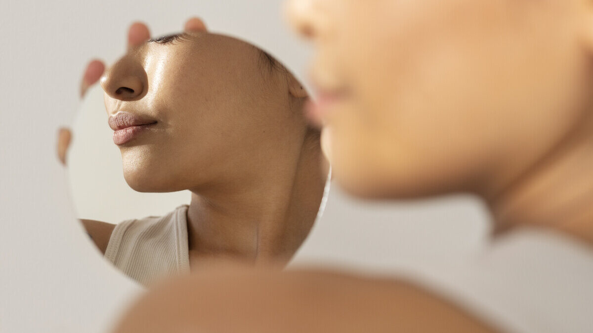 Жирная кожа лица: правда ли, что её нужно увлажнять