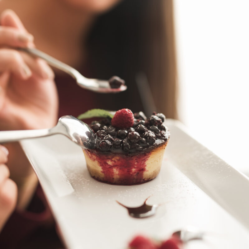 Простые и полезные сладости дома: топ-6 рецептов от нутрициолога