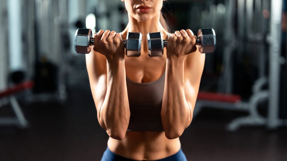 Упражнения для рук для женщин: топ лучших, техника, ошибки