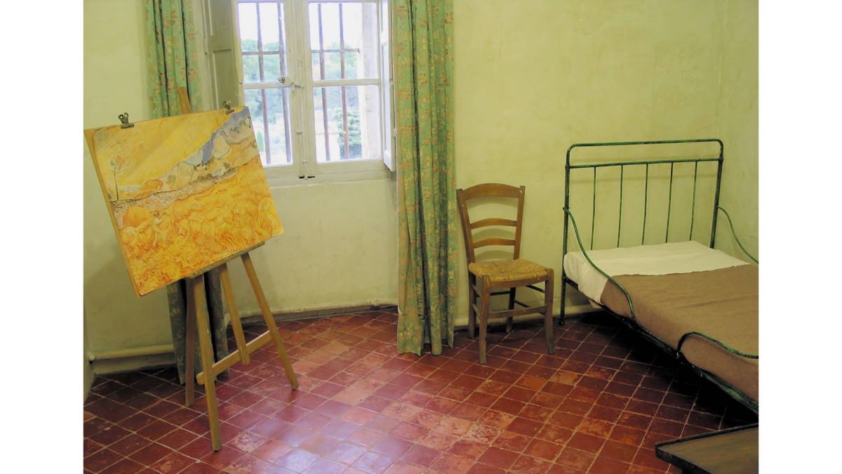 Интерьер комнаты Ван Гога в лечебнице. Фото: Saint Rémy de Provence Tourisme / Wikimedia Commons