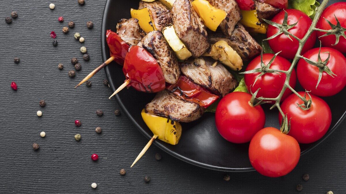 Безопасный шашлык: как выбрать мясо, приготовить и не навредить здоровью