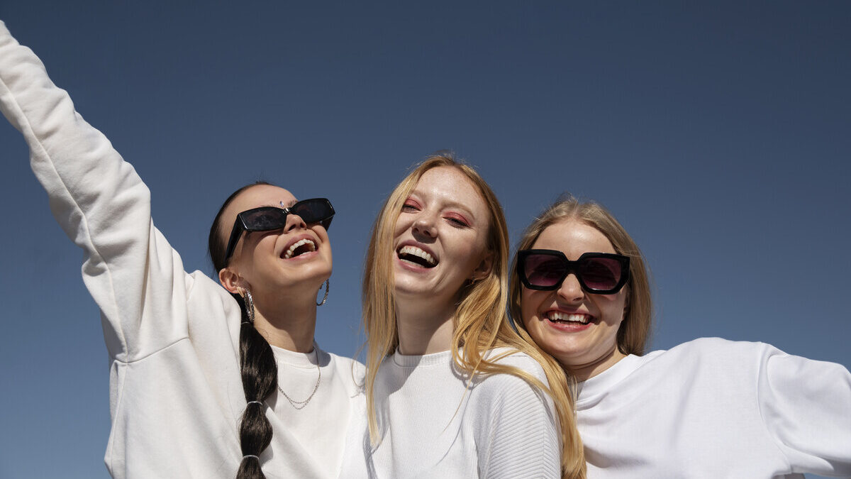 Польза смеха: как смех влияет на мозг, психику и здоровье – разбор с психологом