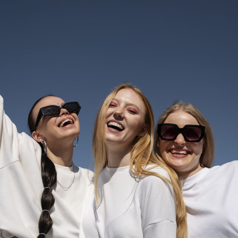 Польза смеха: как смех влияет на мозг, психику и здоровье – разбор с психологом