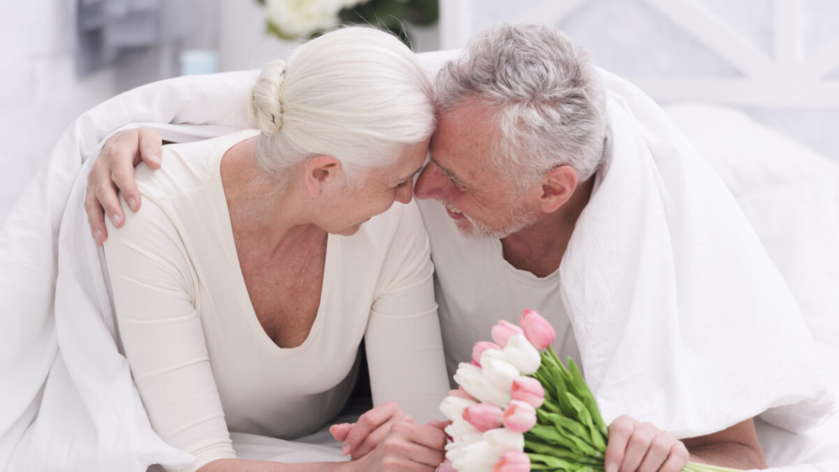 Что подарить на годовщину свадьбы: 41-50 лет – гид по юбилеям