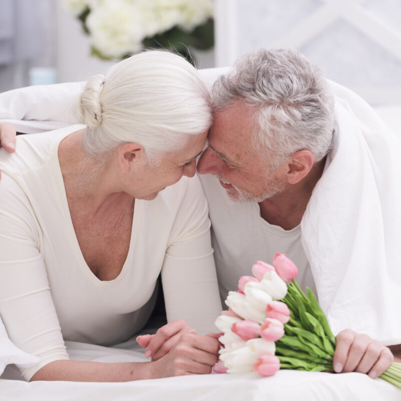 Что подарить на годовщину свадьбы: 41-50 лет – гид по юбилеям