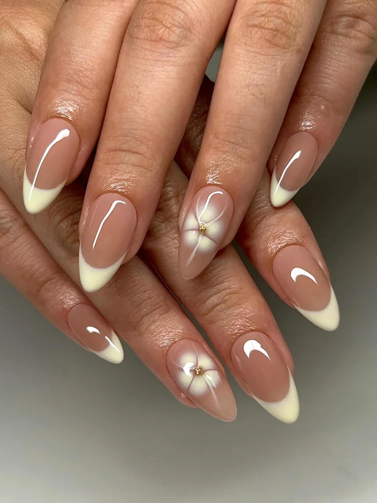 Тренд лета – маникюр в технике blooming gel: как его сделать?